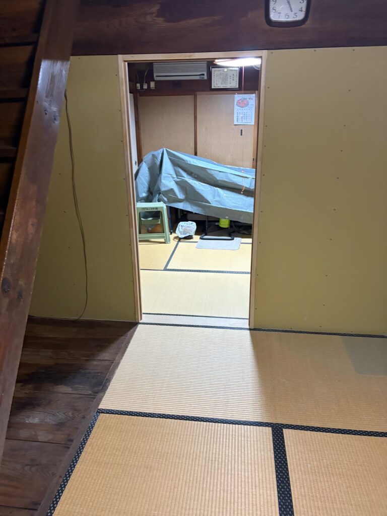 和室に間仕切り壁を設置しました！