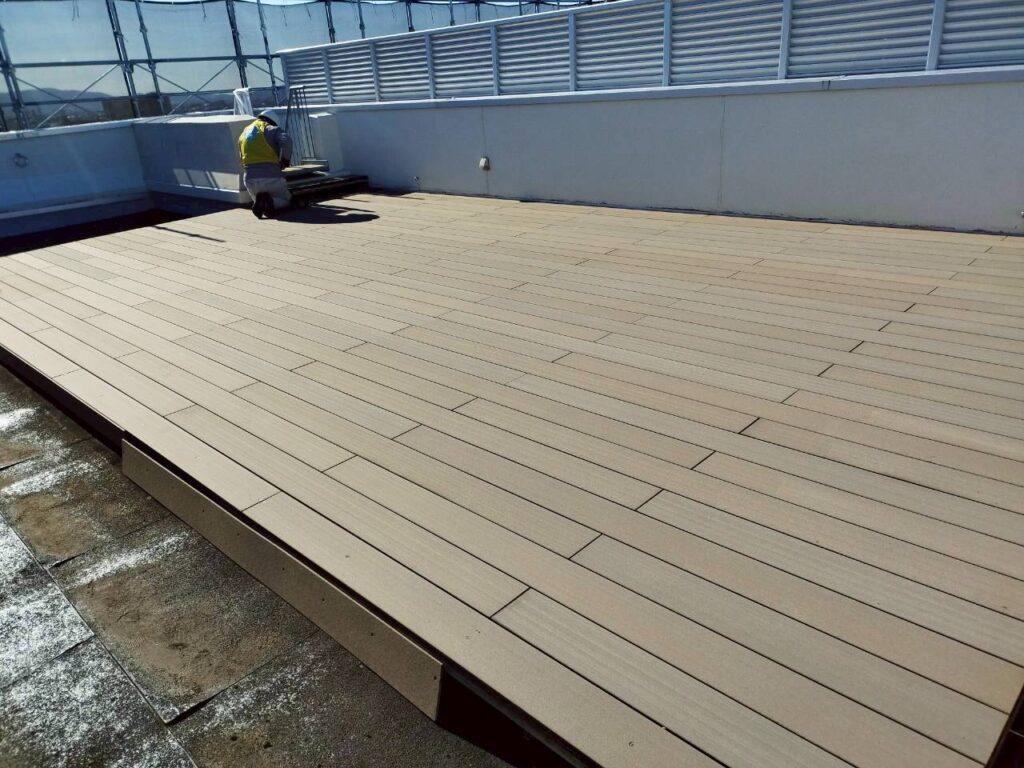 愛知県安城市｜マンション屋上ウッドデッキの解体・再設置工事。防水メンテナンスに合わせたリフレッシュ施工