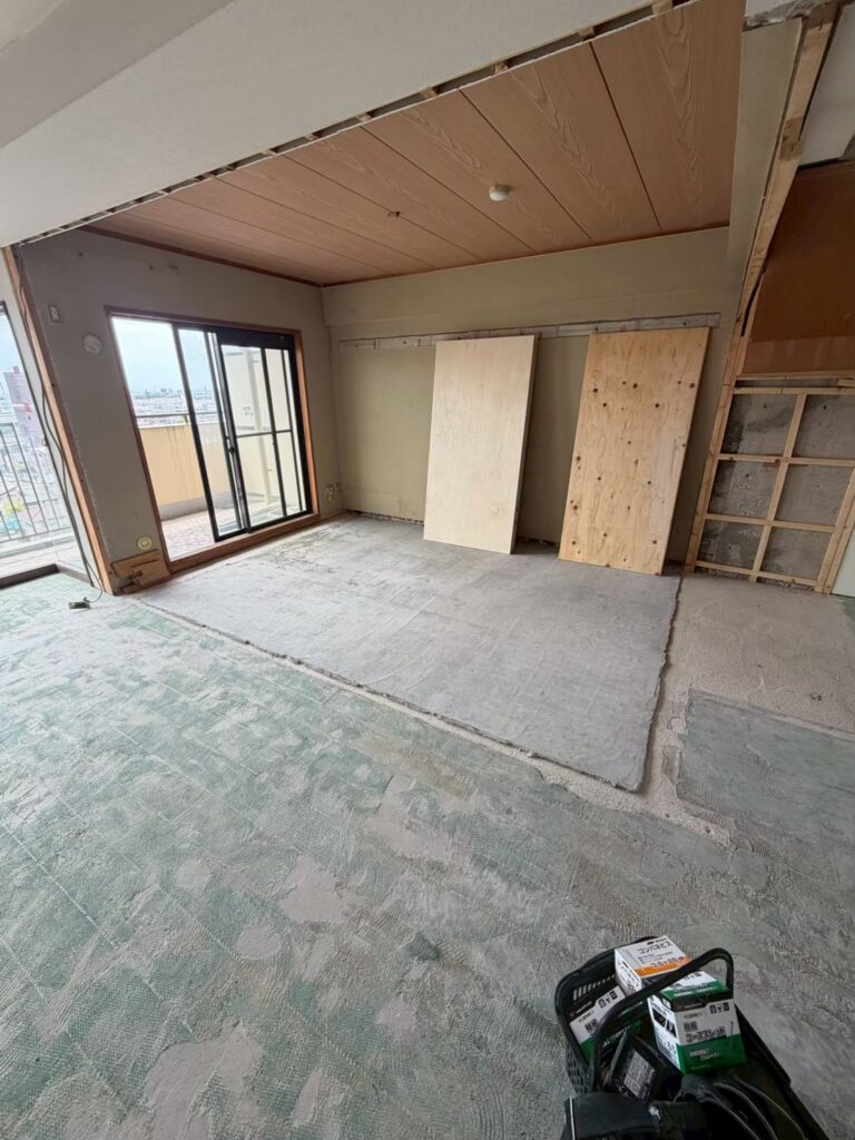 大府市「エクレール大府」｜和室の洋室化＆建具交換リフォーム！床のレベル調整に挑む大工の現場レポ